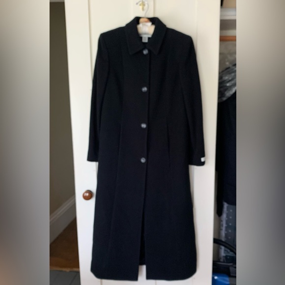 100% Lambswool winter coat - Preston and York